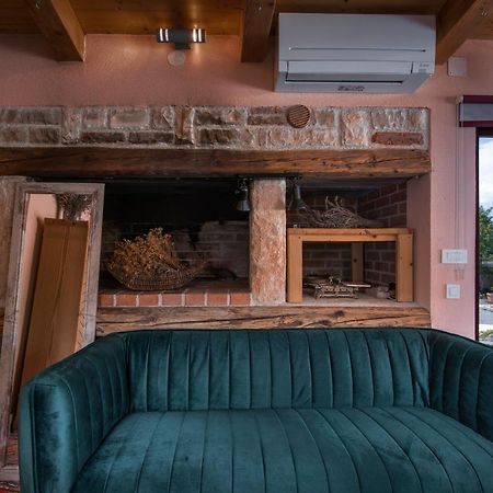 Istrian Tavern Next To The Pool バニョレ エクステリア 写真