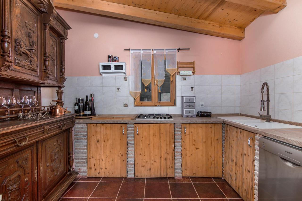 Istrian Tavern Next To The Pool バニョレ エクステリア 写真